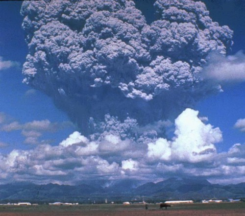 Mount Pinatubo eruption column